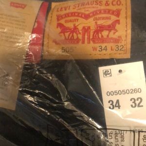 LEVIS 505 JEANS 34x32. New/Sealed NWT. BLACK.